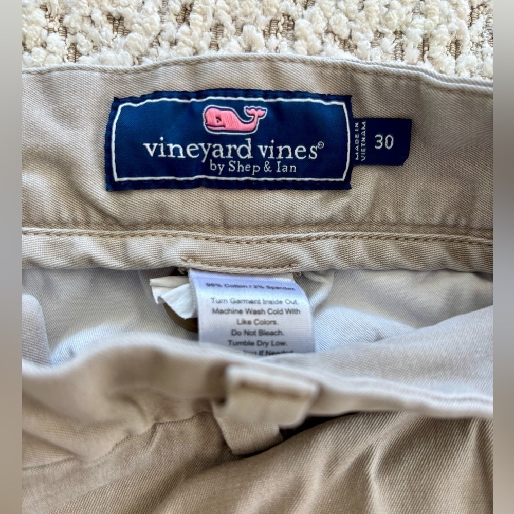 Vineyard Vines Men’s 9” Stretch Breaker Shorts in Khaki Size 30 - Picture 3 of 4